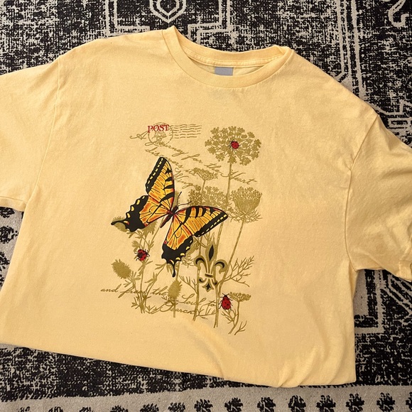Vintage Tops - * Must Bundle * Vintage Butterfly T-Shirt: Size M